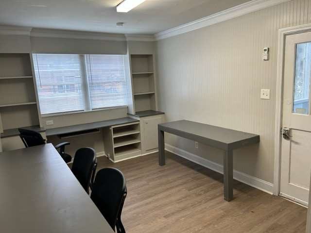 Office 6 interior, 154 square feet